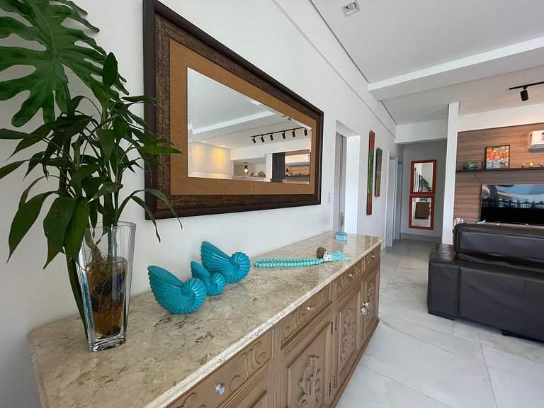 Amplo apartamento alto padrão c/ vista para o mar