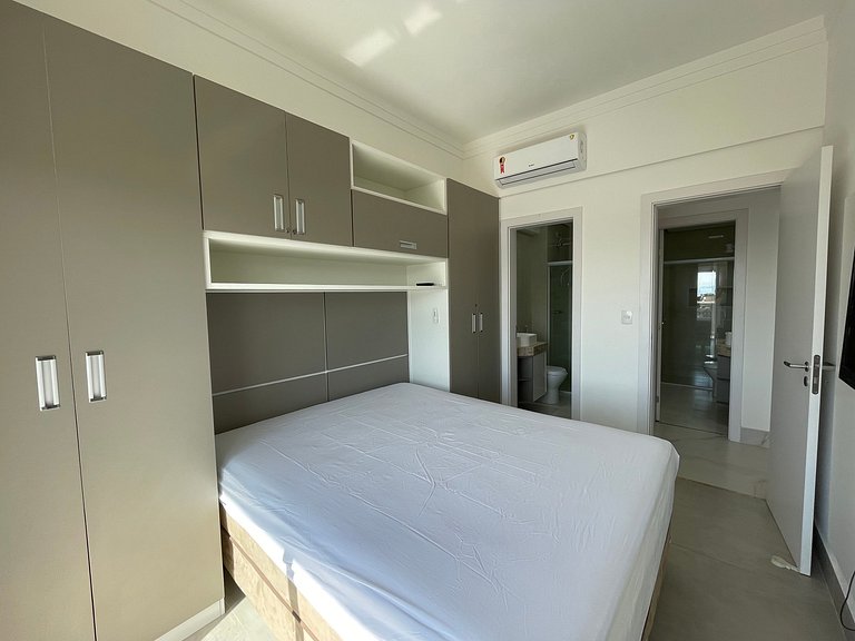 Amplo apartamento alto padrão c/ vista para o mar