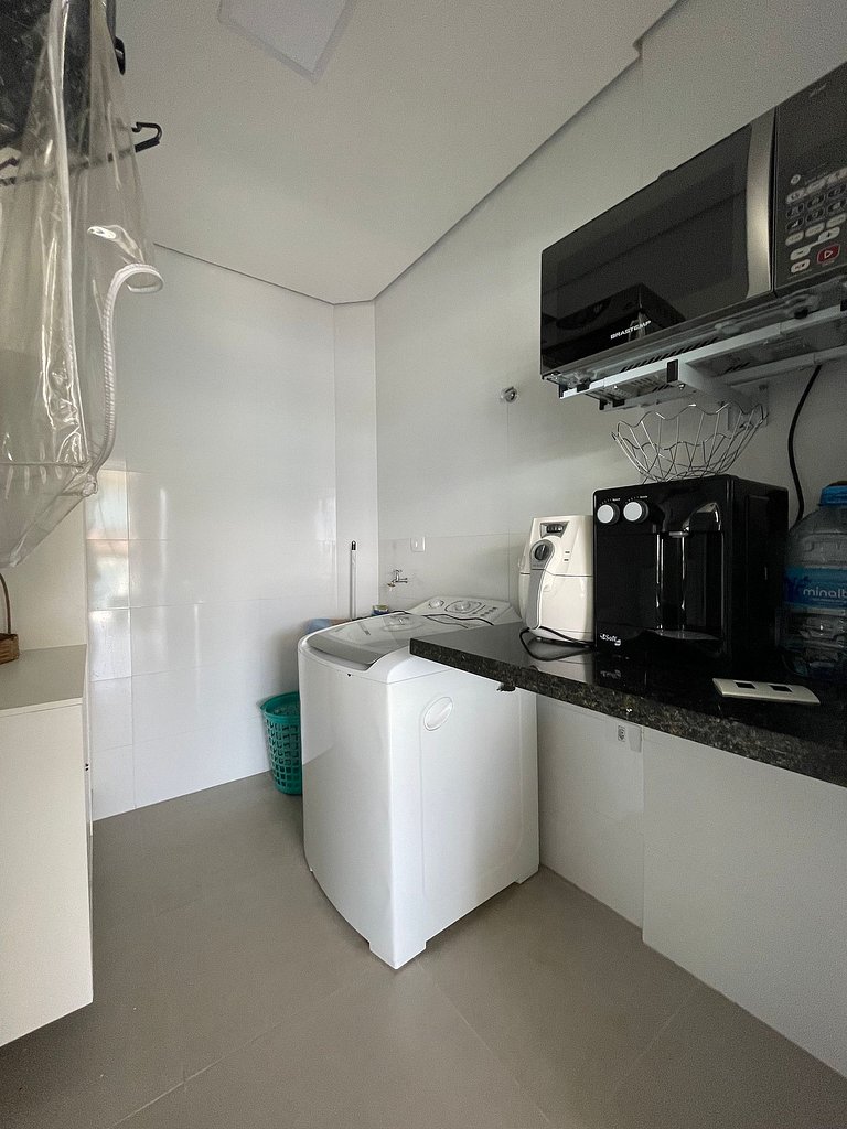 Amplo apartamento alto padrão c/ vista para o mar