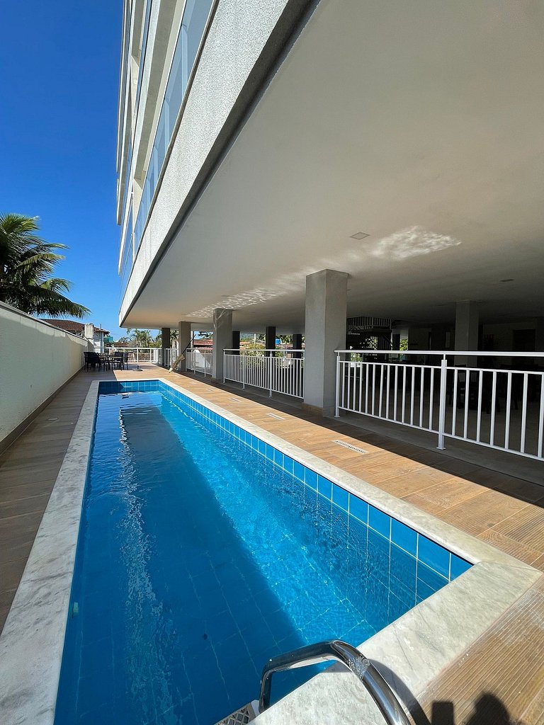 Amplo apartamento alto padrão c/ vista para o mar
