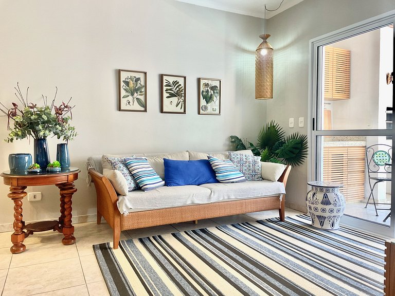Lindo apartamento 2 quartos 200m da praia c/ AC