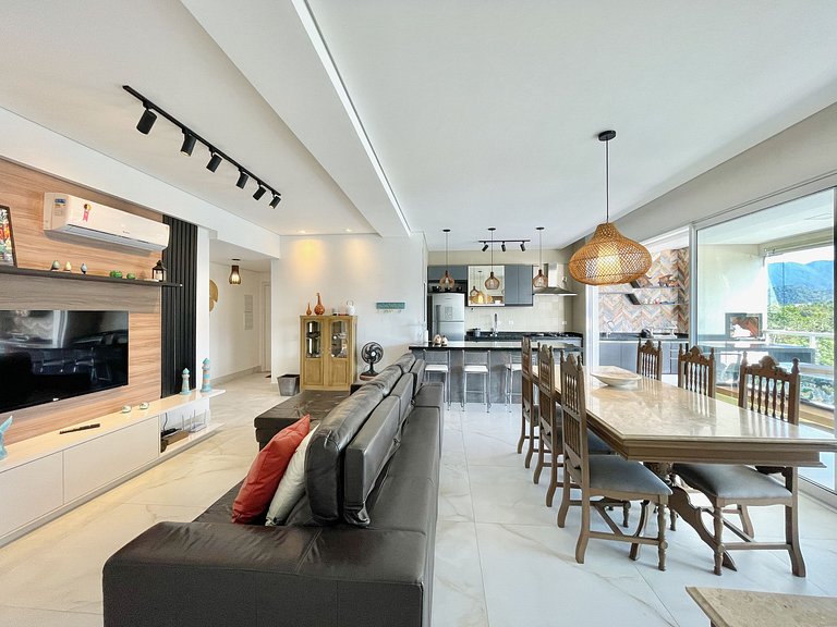 Amplo apartamento alto padrão c/ vista para o mar
