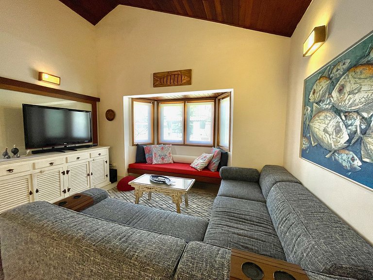 Casa 5 suítes 20m da praia c/ AC