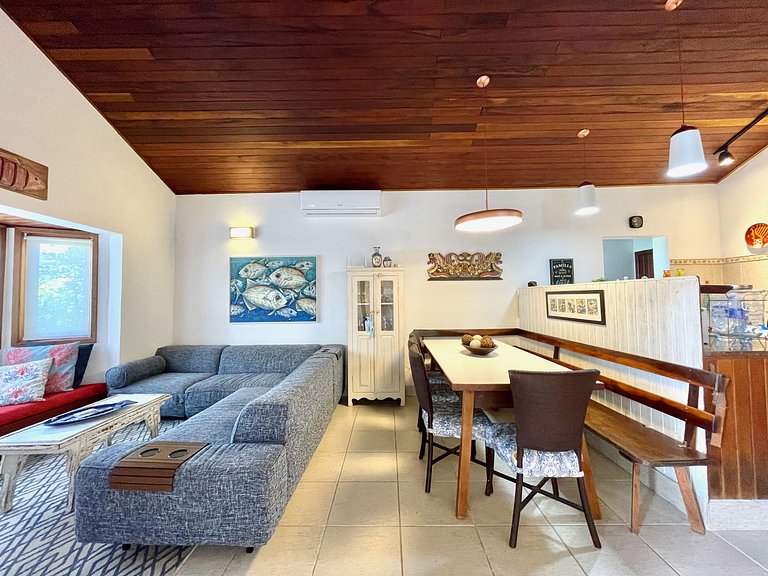 Casa 5 suítes 20m da praia c/ AC