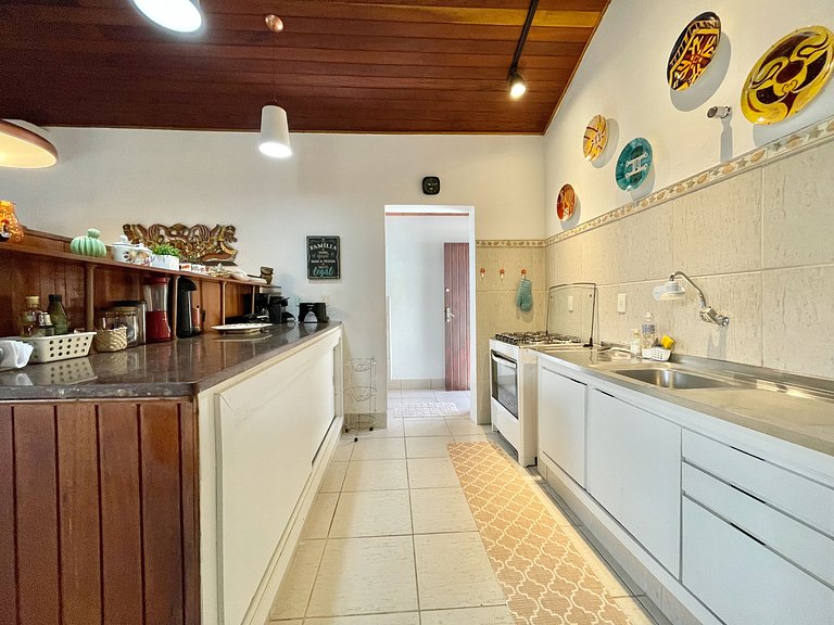 Casa 5 suítes 20m da praia c/ AC