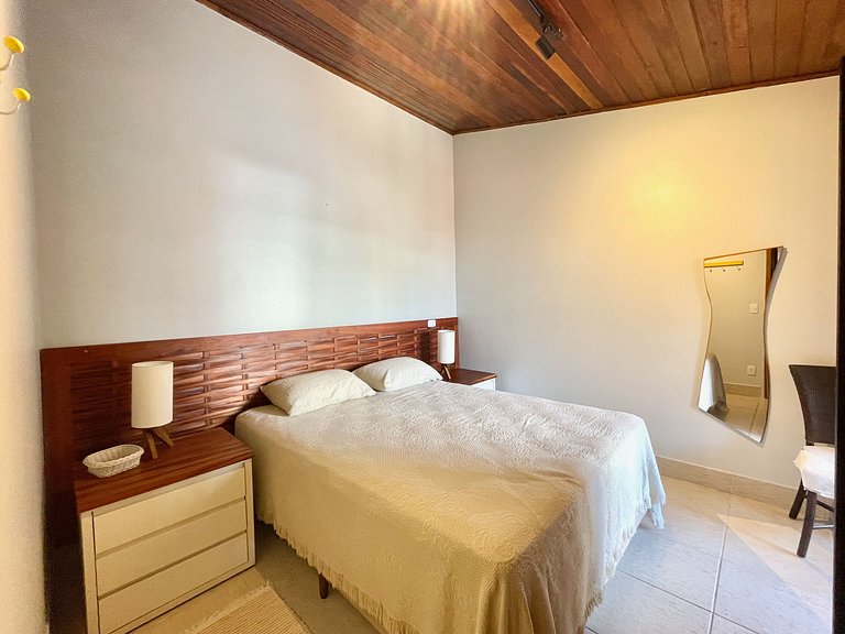 Casa 5 suítes 20m da praia c/ AC