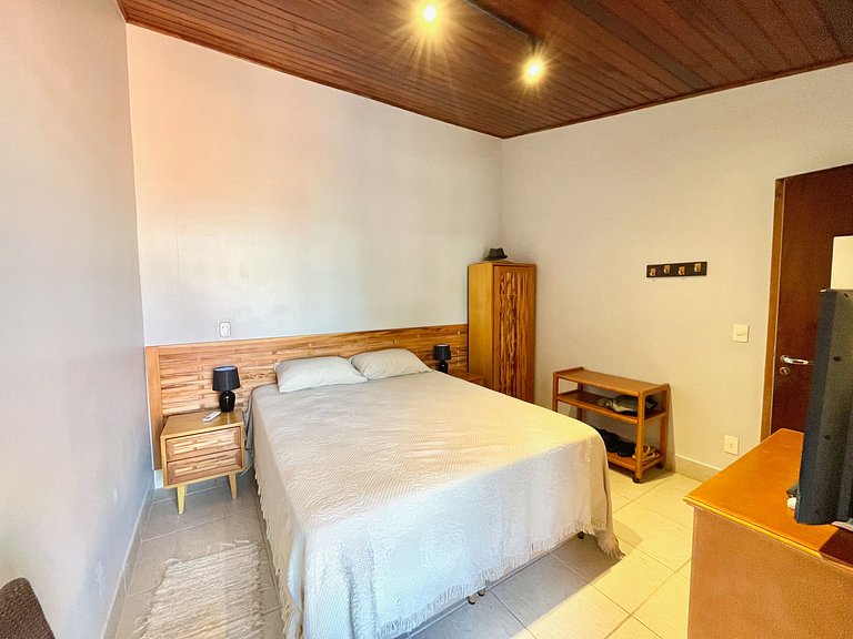 Casa 5 suítes 20m da praia c/ AC