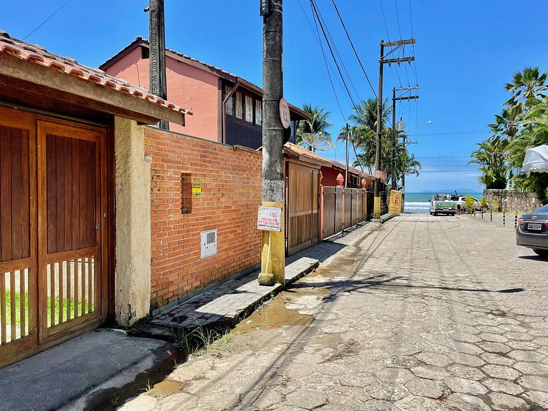 Casa 5 suítes 20m da praia c/ AC