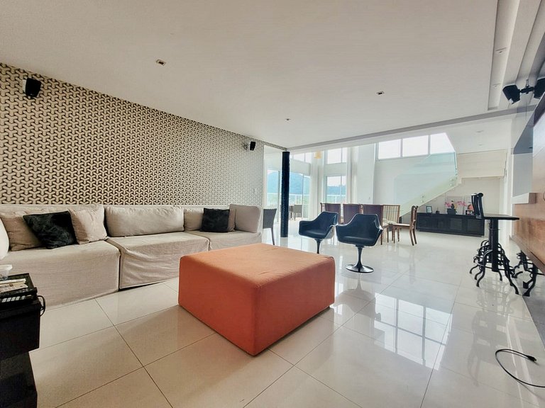 D04 Duplex moderno 4 suítes c/ AC e vista incrível