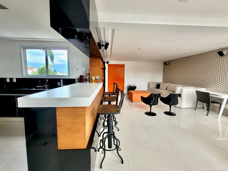 D04 Duplex moderno 4 suítes c/ AC e vista incrível