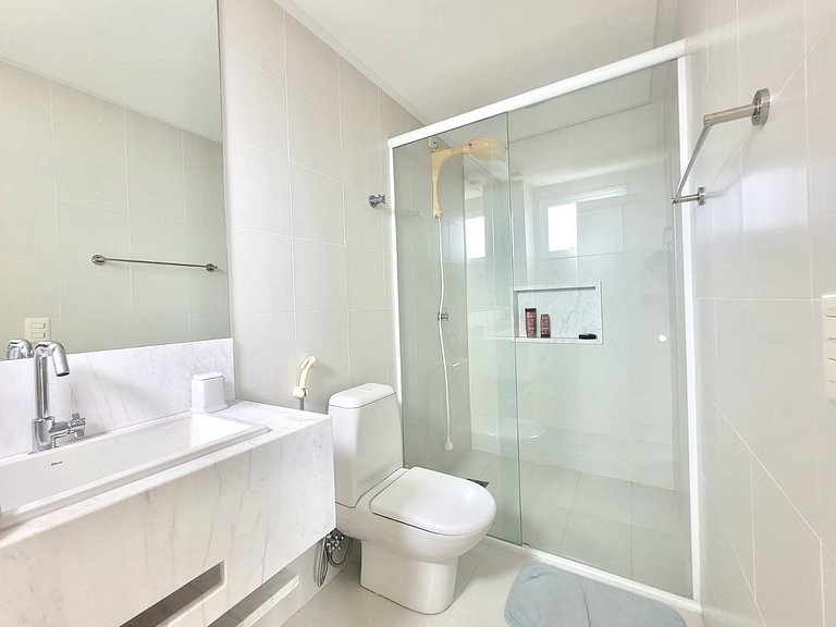 D04 Duplex moderno 4 suítes c/ AC e vista incrível