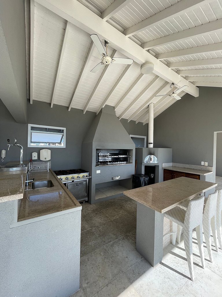 D04 Duplex moderno 4 suítes c/ AC e vista incrível