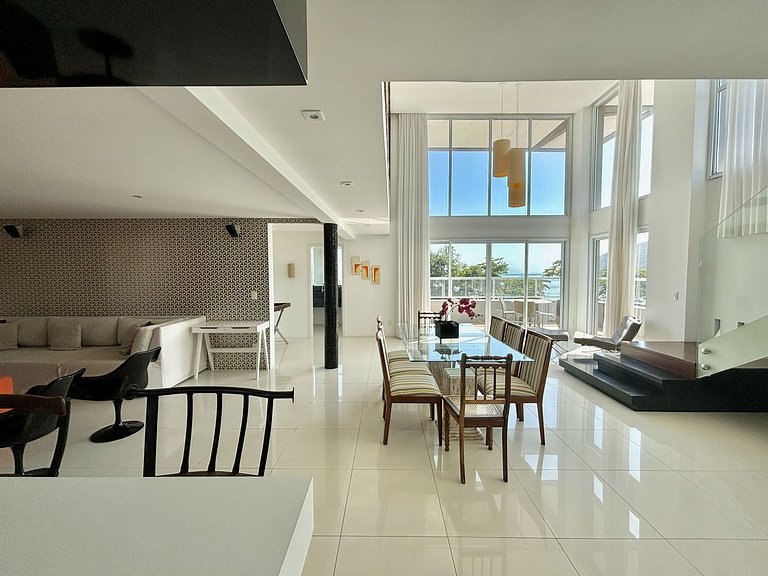 D04 Duplex moderno 4 suítes c/ AC e vista incrível