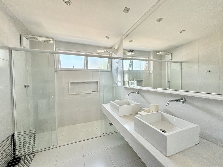 D05 Duplex moderno 4 quartos c/ AC vista incrível