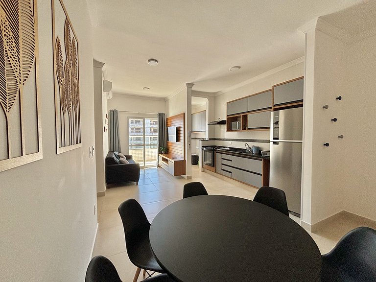 301_ Lindo apartamento 2 quartos c/ AC 200m praia