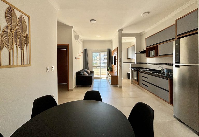 301_ Lindo apartamento 2 quartos c/ AC 200m praia