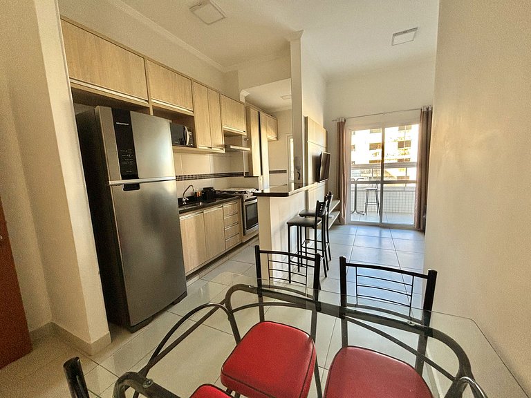 408_Apartamento 2 quartos 200m da praia c/ AC