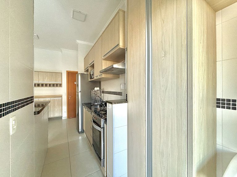 408_Apartamento 2 quartos 200m da praia c/ AC