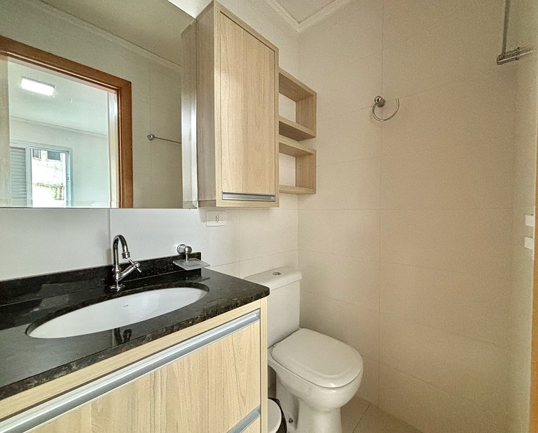 504_Apartamento 2 quartos 200m da praia c/ AC