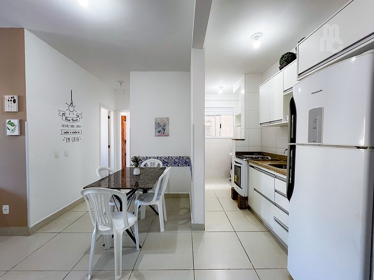 306_Apartamento 2 quartos 200m da praia c/ AC