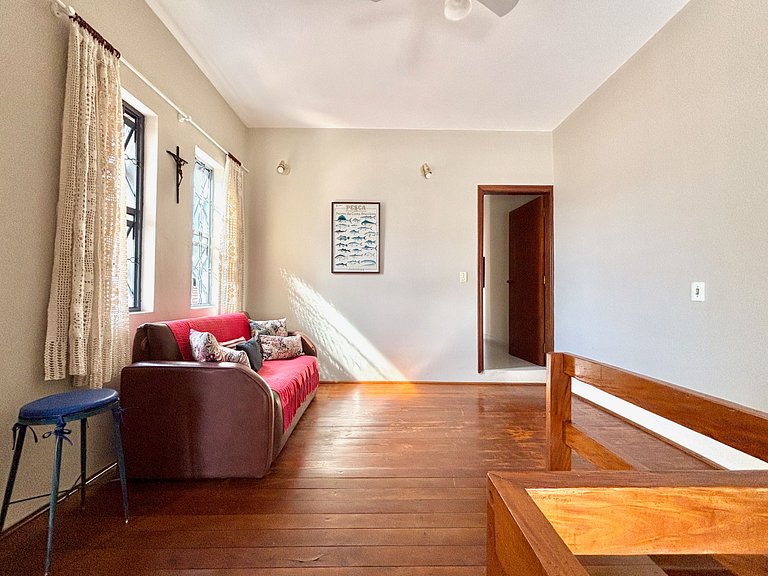 Charmosa casa na orla, vista mar, 2 quartos e AC