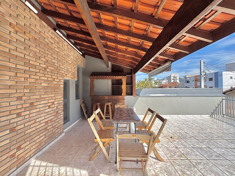 Charmosa casa na orla, vista mar, 2 quartos e AC