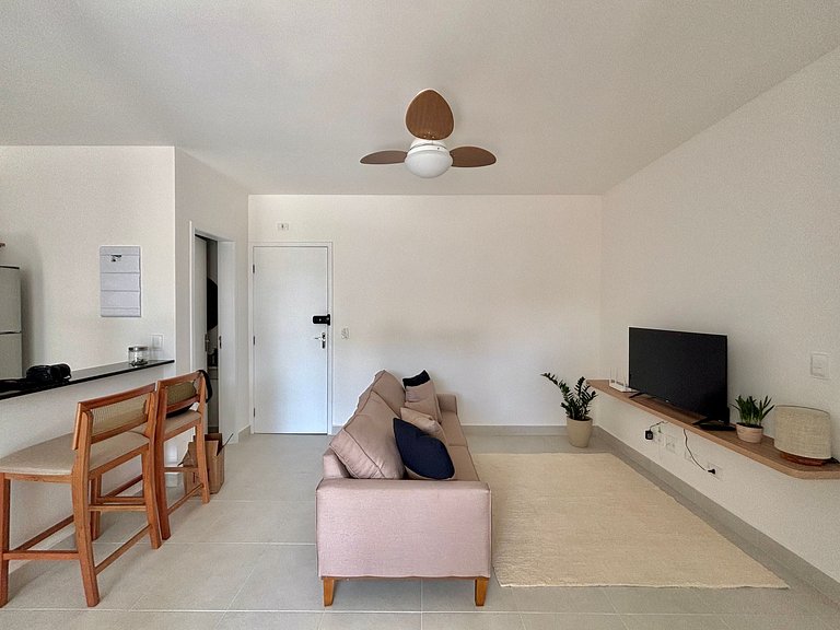 16_Apartamento novo 2 suítes c/ AC e piscina