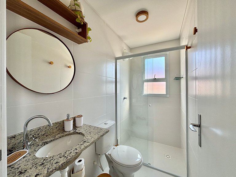 16_Apartamento novo 2 suítes c/ AC e piscina