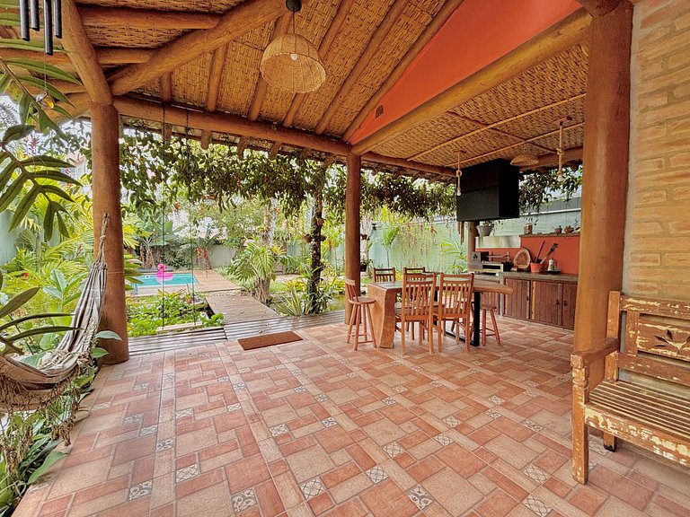 Lua_Linda casa c/ piscina 150m da Praia Pereque