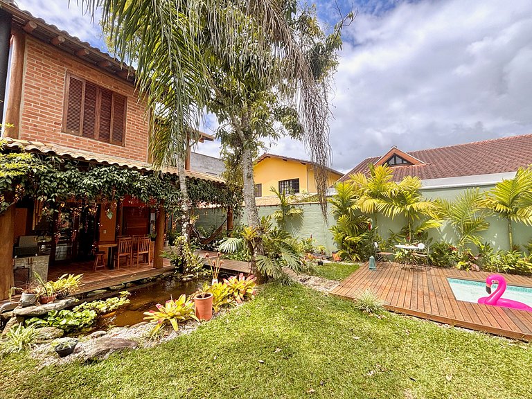 Lua_Linda casa c/ piscina 150m da Praia Pereque