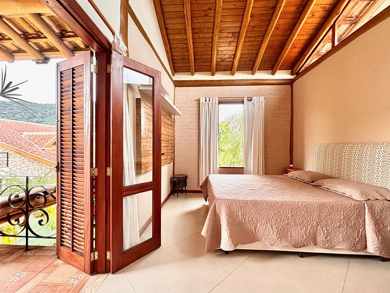 Lua_Linda casa c/ piscina 150m da Praia Pereque