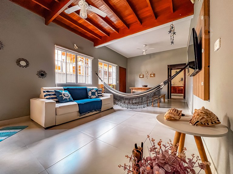 Charmosa casa na orla, vista mar, 2 quartos e AC