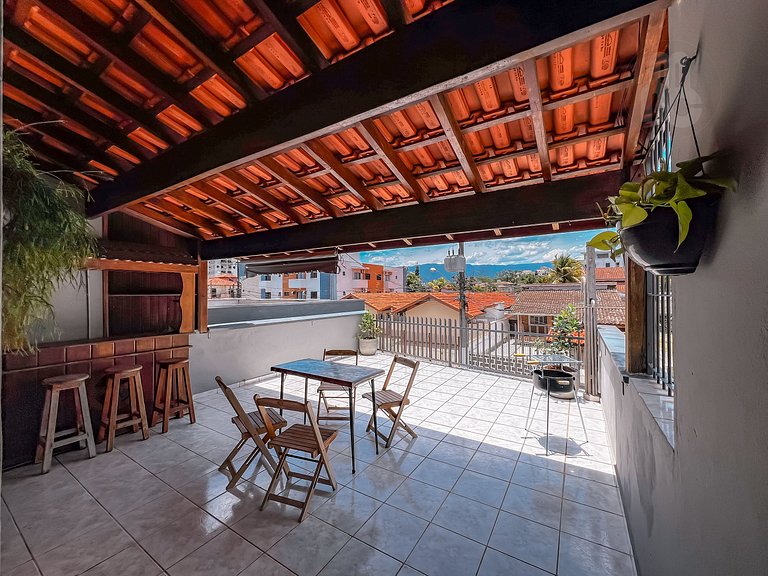 Charmosa casa na orla, vista mar, 2 quartos e AC